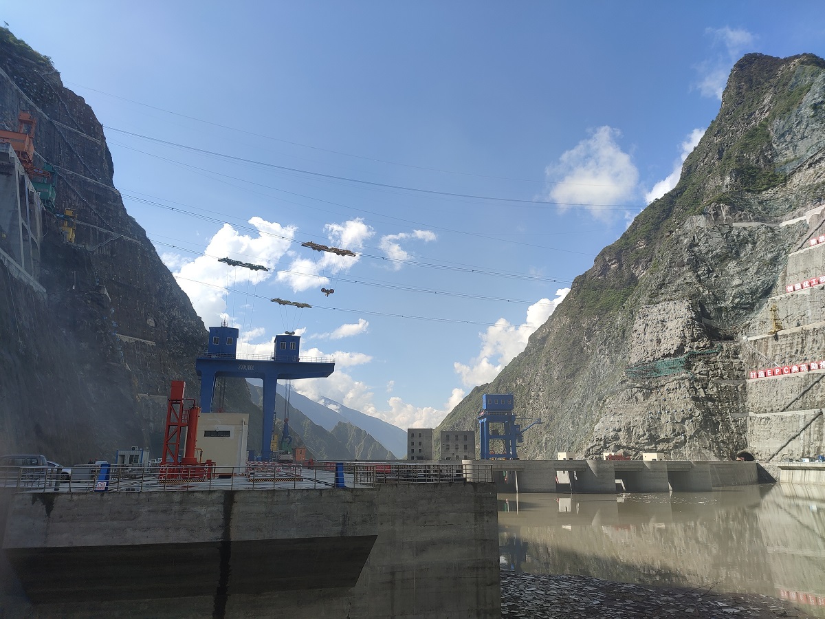 熱(rè)烈祝賀雅砻江楊房(fáng)溝水(shuǐ)電(diàn)站(zhàn)首台機(jī)組并網成功 ——瑞康鐵(tiě)軍再立新功 熱(rè)烈祝賀雅砻江楊房(fáng)溝水(shuǐ)電(diàn)站(zhàn)首台機(jī)組并網成功 ——瑞康鐵(tiě)軍再立新功